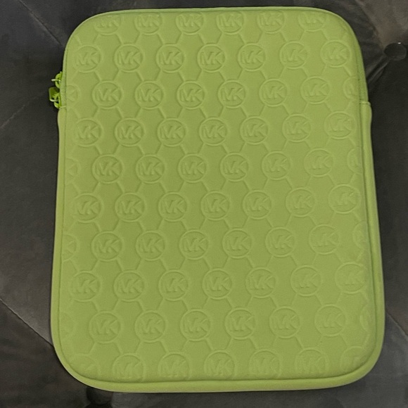 Michael Kors Ipad sleeve - Picture 3 of 6